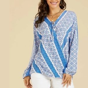 Suzanne Betro White&Blue Geometric Hi-Low
